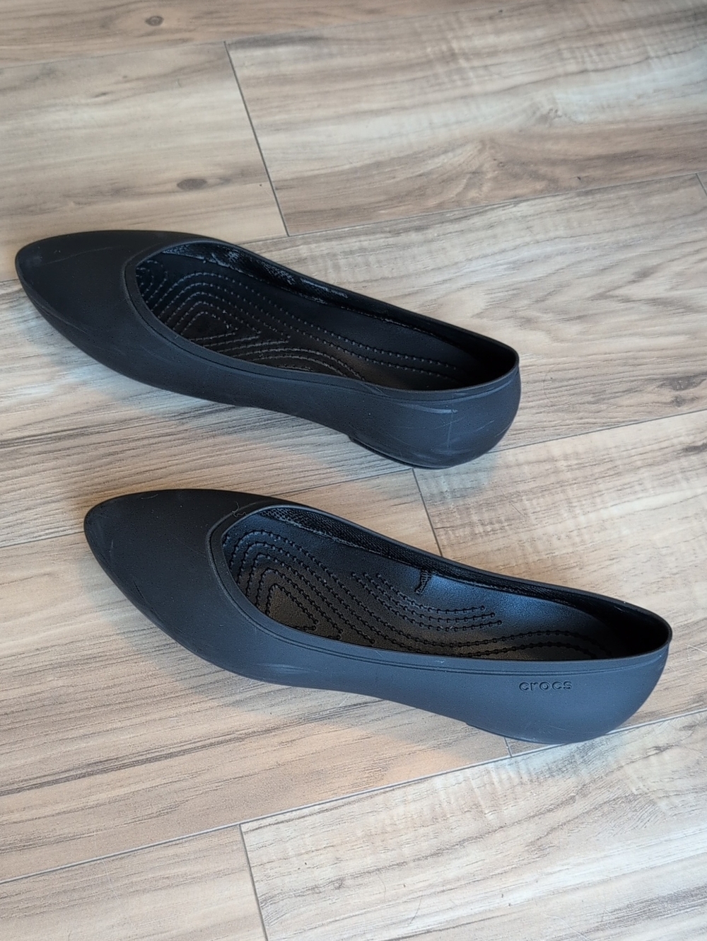 Crocs Flats - Picture 2 of 6